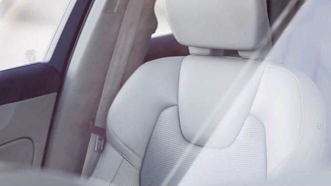 Volvo XC60 Front Seat Headrest