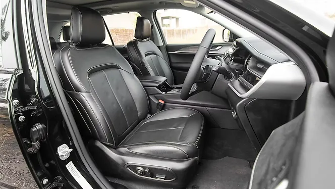 Jeep Grand Cherokee Front Row Seats
