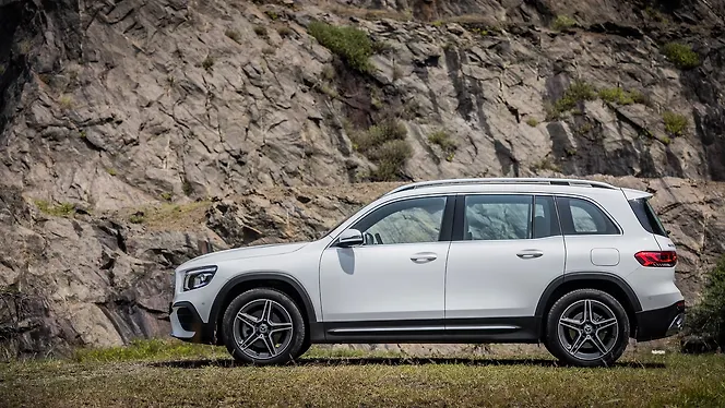Mercedes-Benz GLB [2022-2025] Left Side View