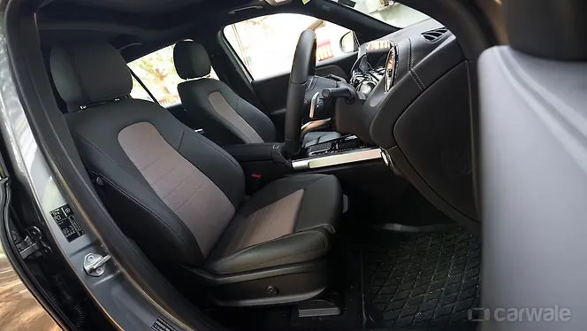 Mercedes-Benz  Front Row Seats