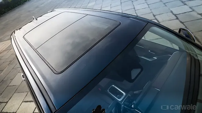 Toyota Innova Hycross Sunroof/Moonroof