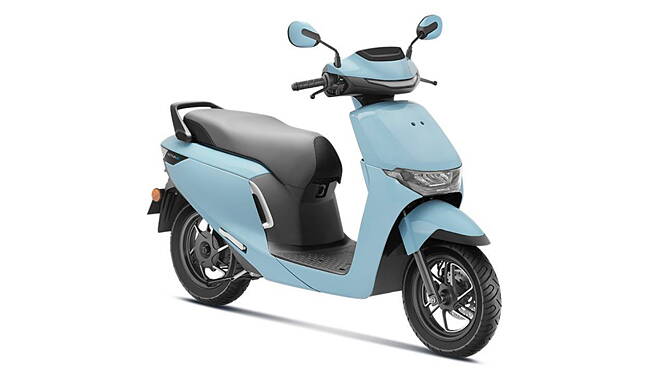 Honda Activa e Right Front Three Quarter