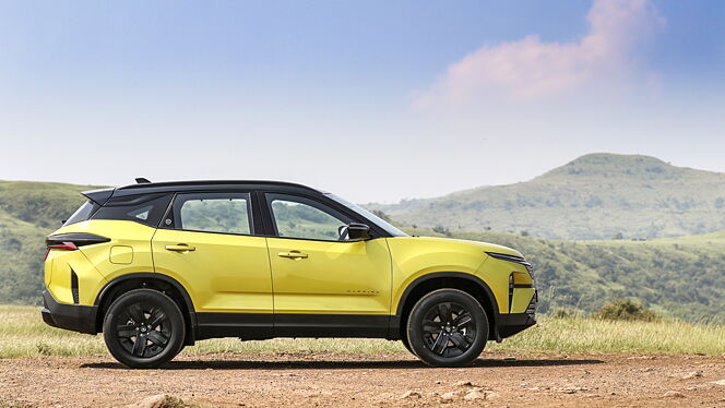 Tata Harrier Right Side View