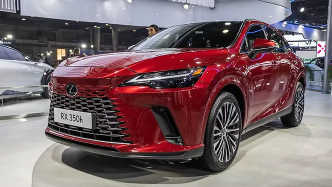 लेक्सस आरएक्स् लेफ्ट फ्रंट थ्री क्वार्टर