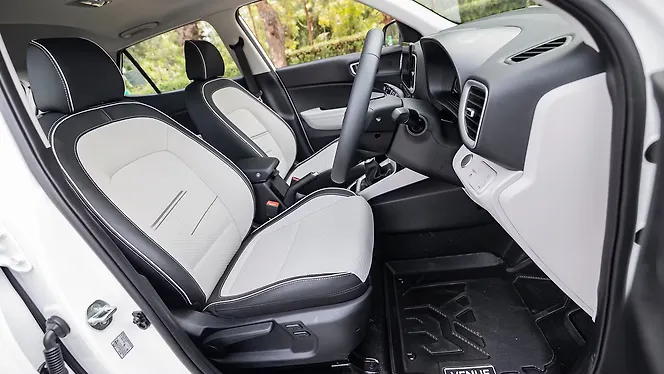 Hyundai Venue [2023-2025] Front Row Seats