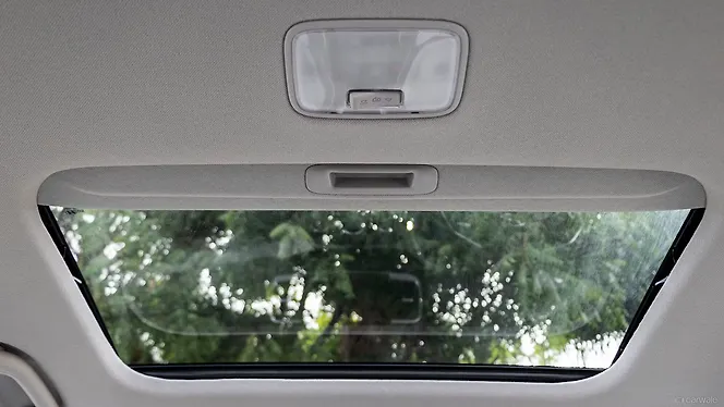 Hyundai Venue [2023-2025] Sunroof/Moonroof