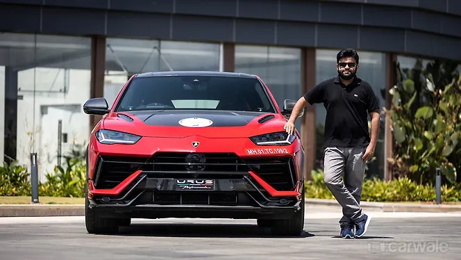 Lamborghini Urus Performante Front View