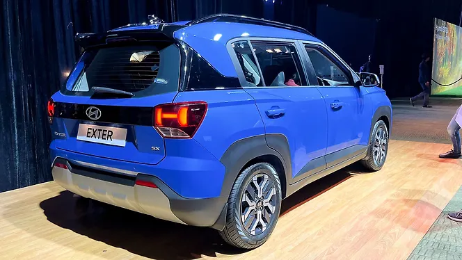 Blue Exter Exter SX 1.2 AMT on road Price | Hyundai Exter SX 1.2 AMT Features & Specs