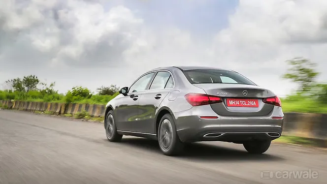 मर्सिडीज़ बेंज़ ए-क्लास लिमोजिन लेफ्ट रियर थ्री क्वार्टर