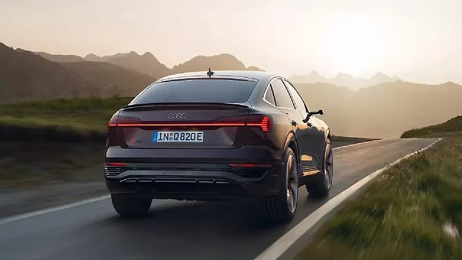 Audi Q8 Sportback e-tron Right Rear Three Quarter