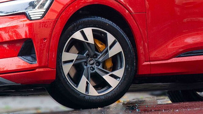 Audi Q8 Sportback e-tron Wheel