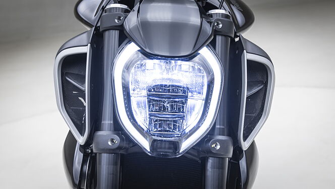 Ducati Diavel V4 Head Light