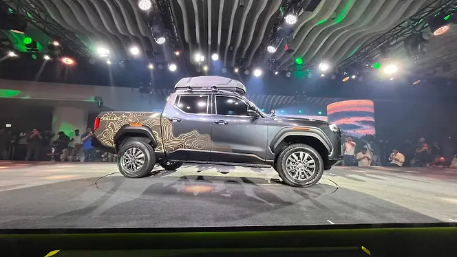 Mahindra Scorpio Lifestyler Right Side View