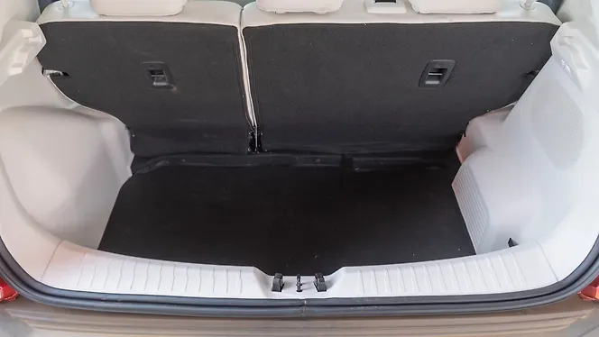 Mahindra XUV 3XO Bootspace