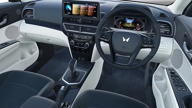 महिंद्रा XUV 3XO डैशबोर्ड