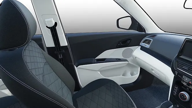 Mahindra XUV 3XO Front Row Seats