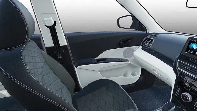 Mahindra XUV 3XO Front Row Seats