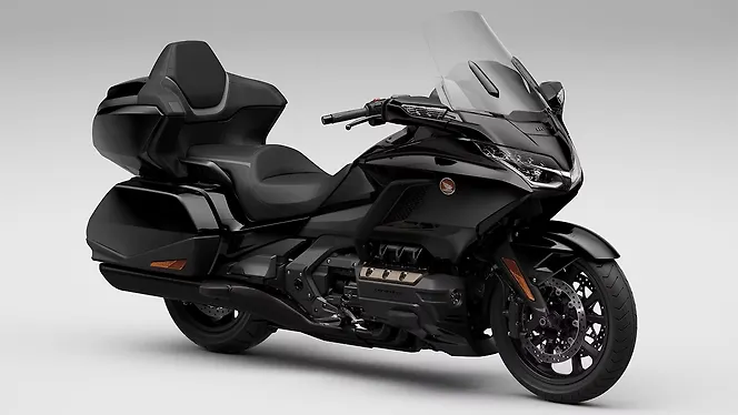 goldwing-tour-right-front-three-quarter.gif