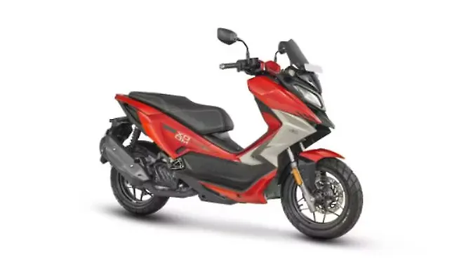 Hero Xoom 160 Right Front Three Quarter