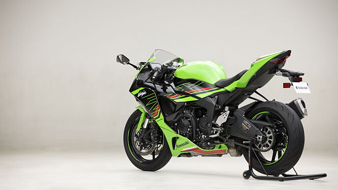 Kawasaki Ninja ZX-6R Left Rear Three Quarter