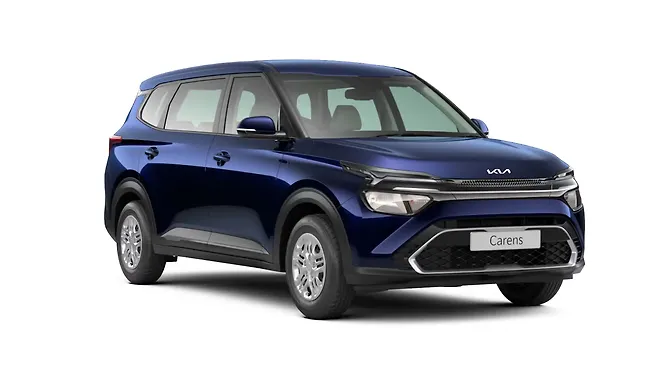 किआ कारेन्स ठीक सामने तीन चौथाई