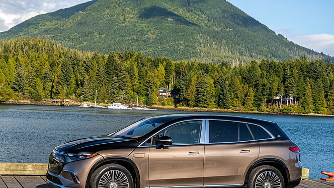 Mercedes-Benz Maybach EQS SUV Left Side View