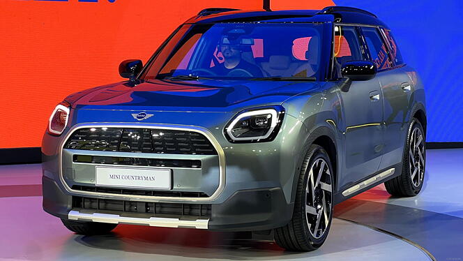 MINI Countryman Electric Left Front Three Quarter