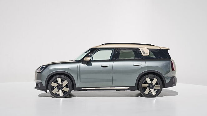 MINI Countryman Electric Left Side View