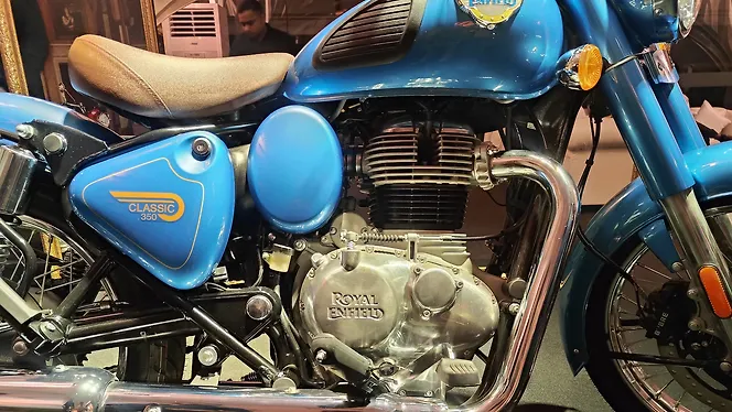 royal enfield classic 350 bs6 with alloy wheels