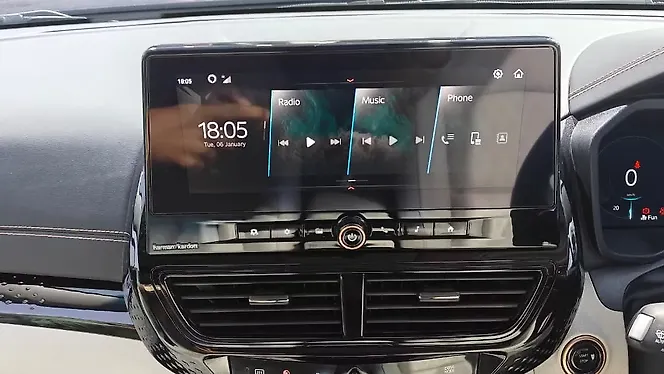 Mahindra XUV 3XO EV Infotainment System