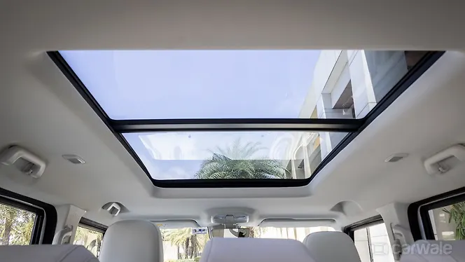 Mahindra Thar Roxx Sunroof/Moonroof Mahindra Thar Roxx Sunroof/Moonroof