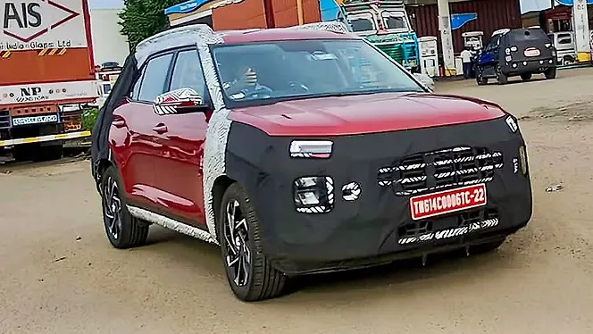 Hyundai Alcazar facelift Right Front Three Quarter