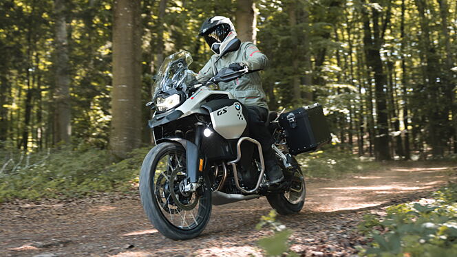 BMW F900 GS Left Rear Three Quarter