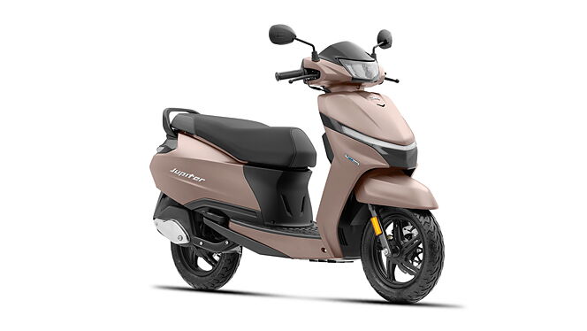 TVS Jupiter Right Front Three Quarter