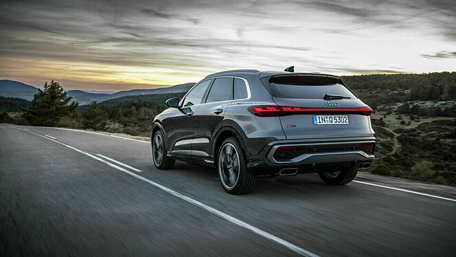 Audi New Q5 third-gen Left Rear Three Quarter