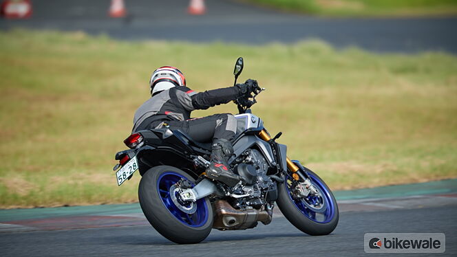 Yamaha MT-09 Right Side View