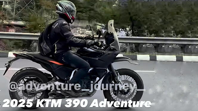 KTM 390 Adventure [2025] Right Side View