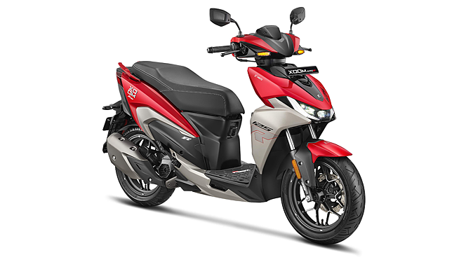 Hero Xoom 125R Right Front Three Quarter