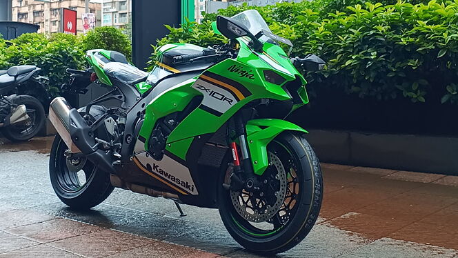 Kawasaki Ninja ZX-10R Right Side View