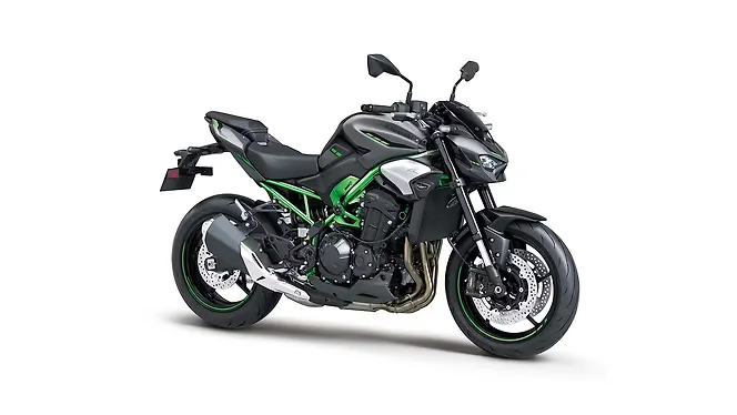 Kawasaki Z900 Right Front Three Quarter
