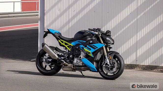 BMW S 1000 R Right Front Three Quarter