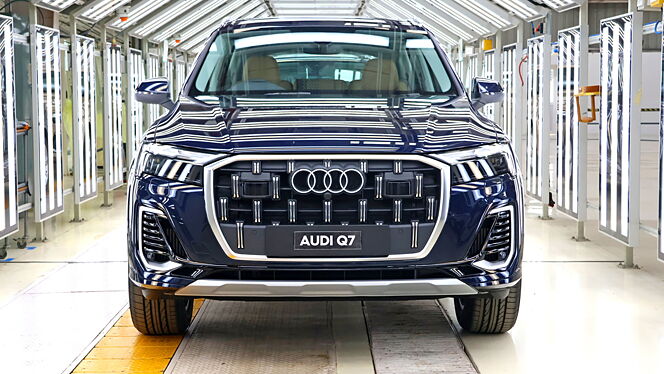 Audi New Q7 Front View