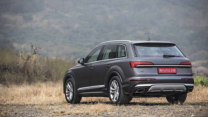 Audi Q7 Right Rear Three Quarter