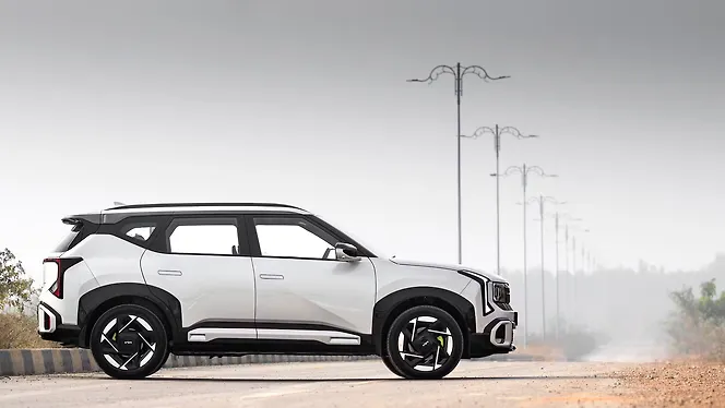 Kia Seltos Right Side View