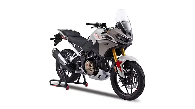 TVS Apache RTX 300 Right Front Three Quarter