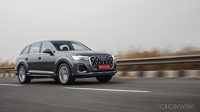 Audi Q7 Right Front Three Quarter