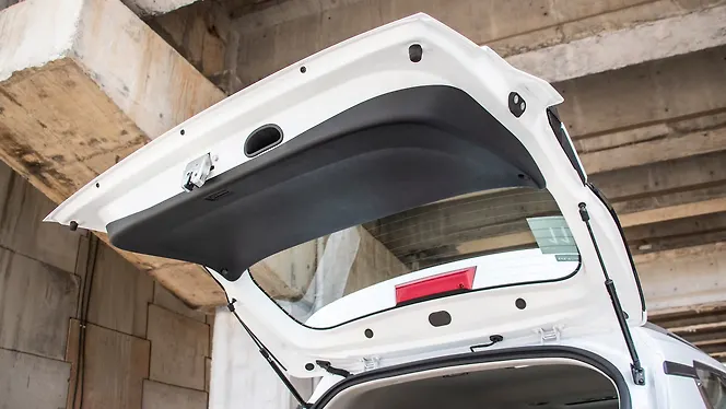 Kia Carens Clavis Open Boot/Trunk