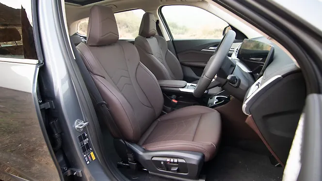 BMW iX1 LWB Front Row Seats BMW iX1 LWB Front Row Seats