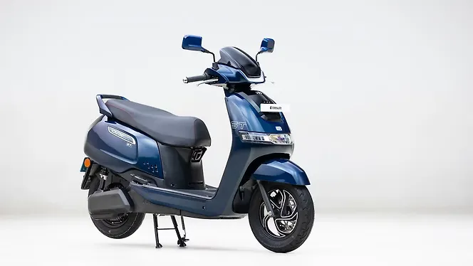 TVS iQube Right Front Three Quarter