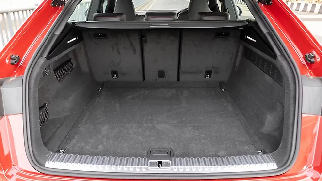 Audi RS Q8 Bootspace